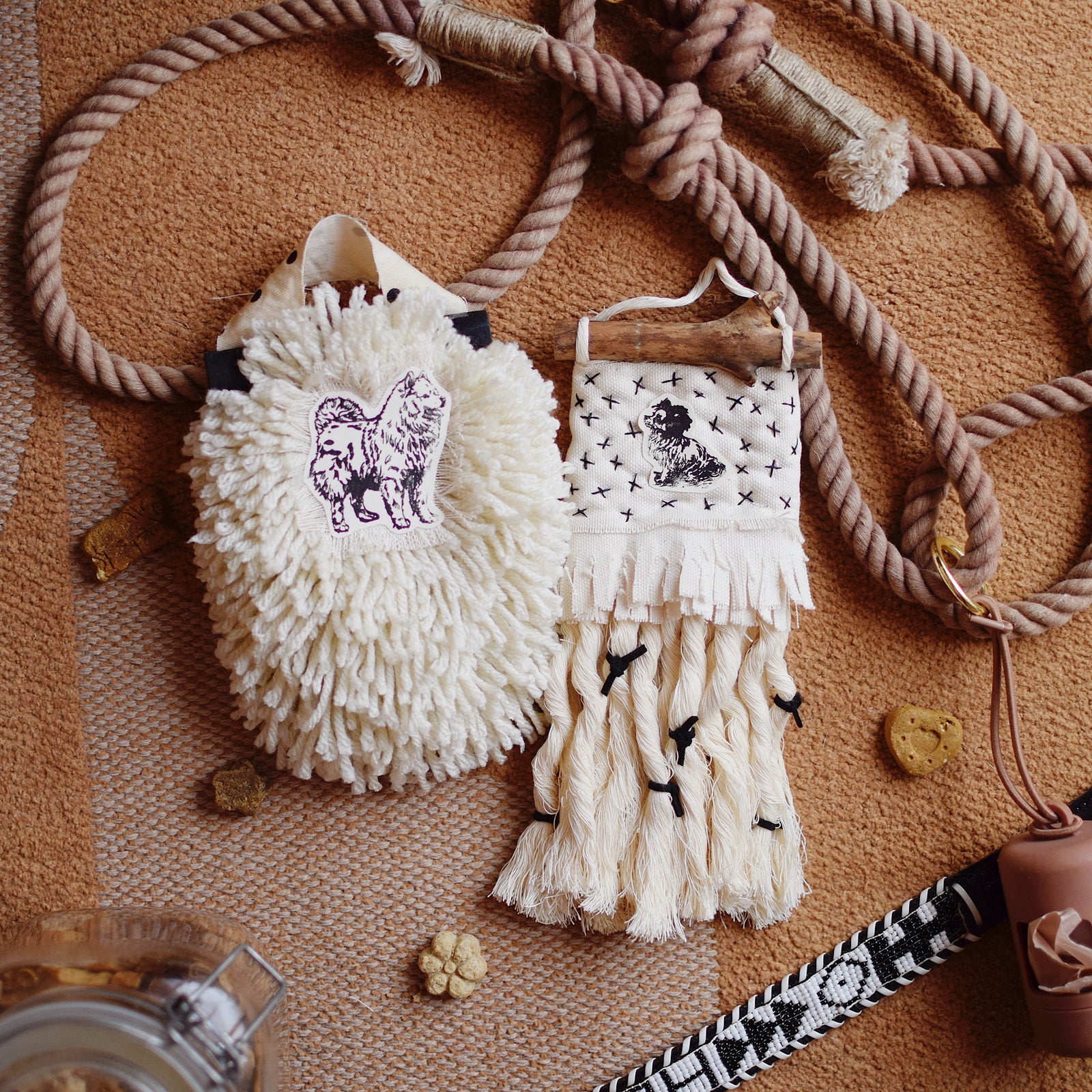 Mini Weave - DOGS - SAMOYED + LONG HAIRED CHIHUAHUA