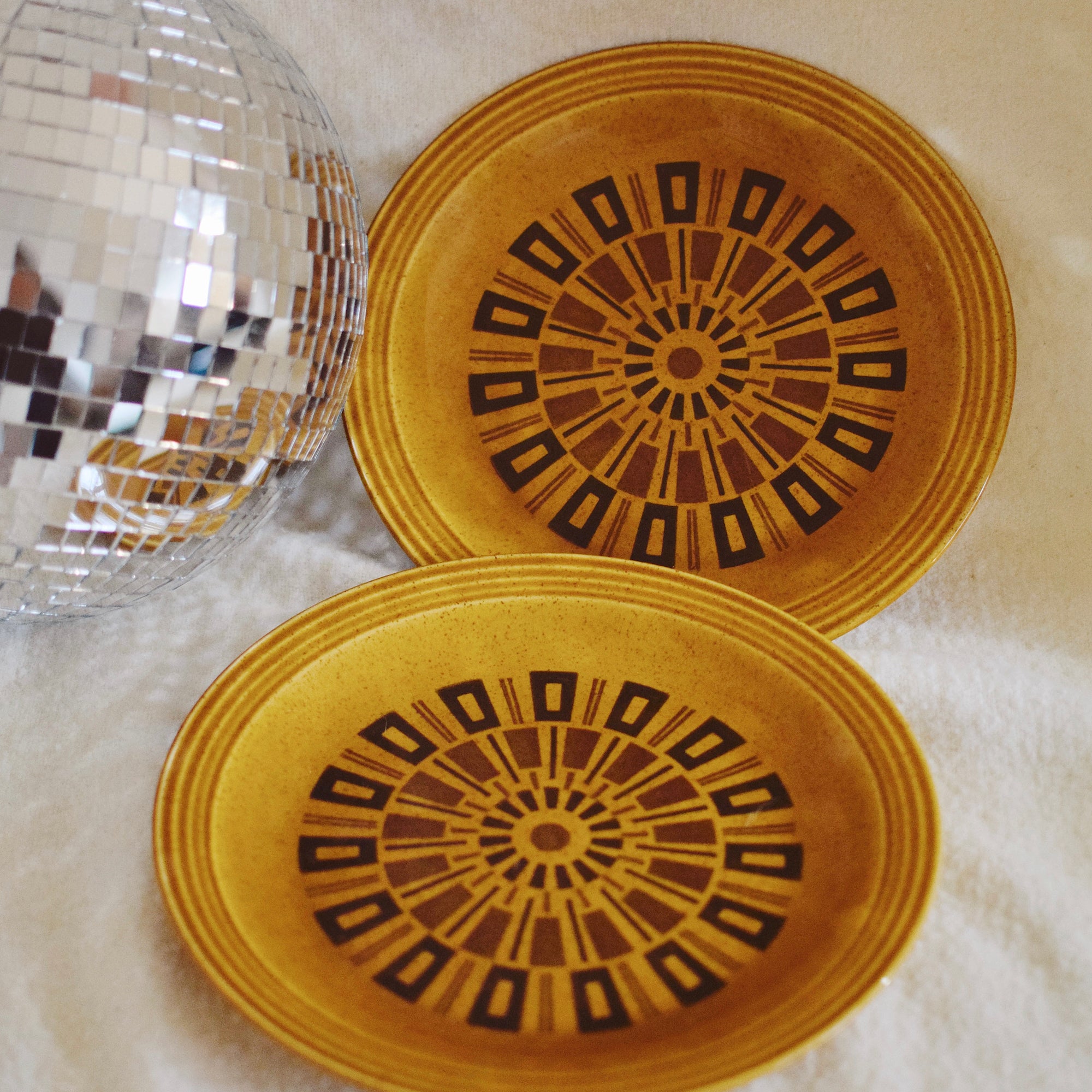 Thrifted Goods - Pair of Vintage MCM Retro Starburst Atomic Pattern Dinner Plates (Mustard Yellow/Brown)