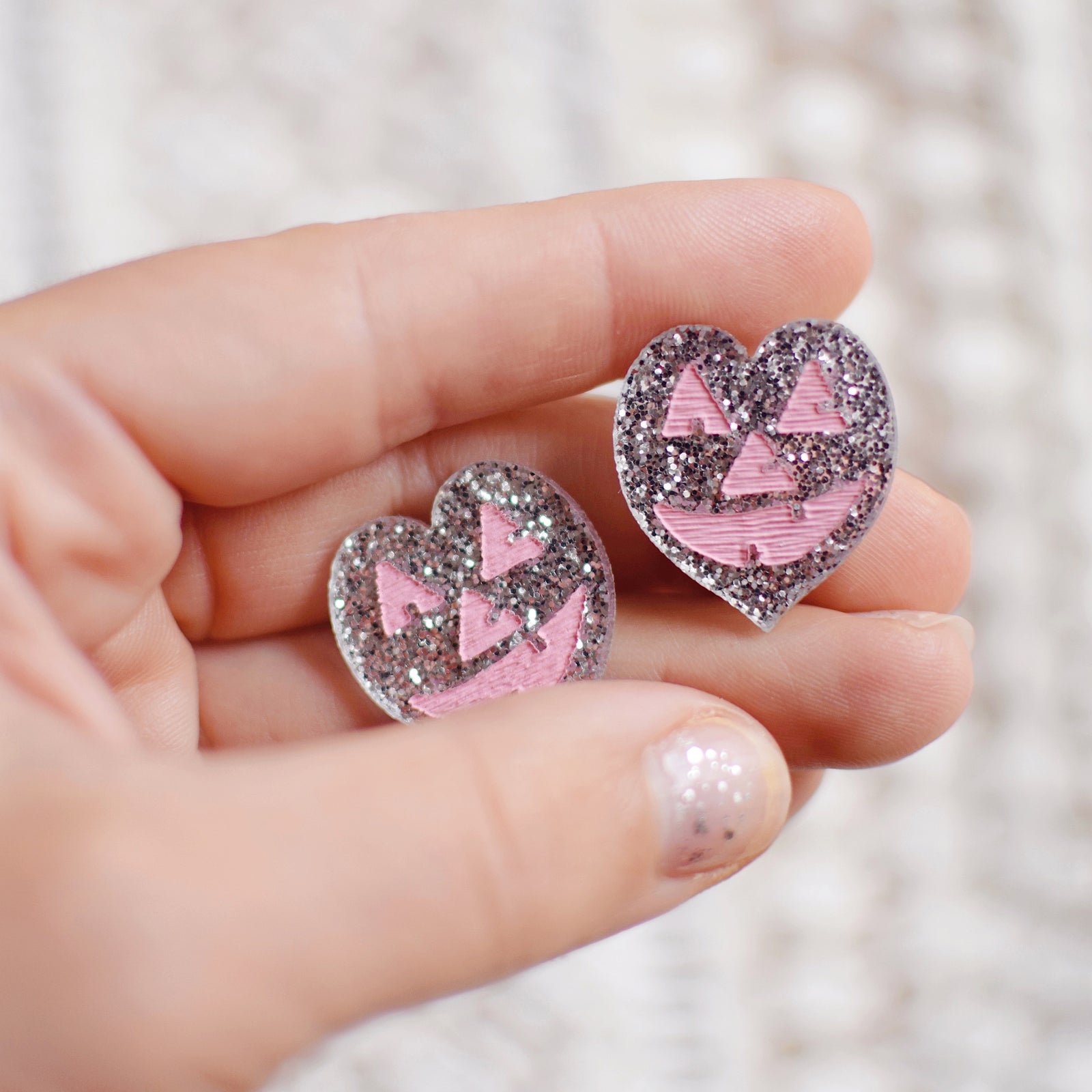 Earrings - Halloween Pumpkin Heart Studs - Devil's Disco/Pink