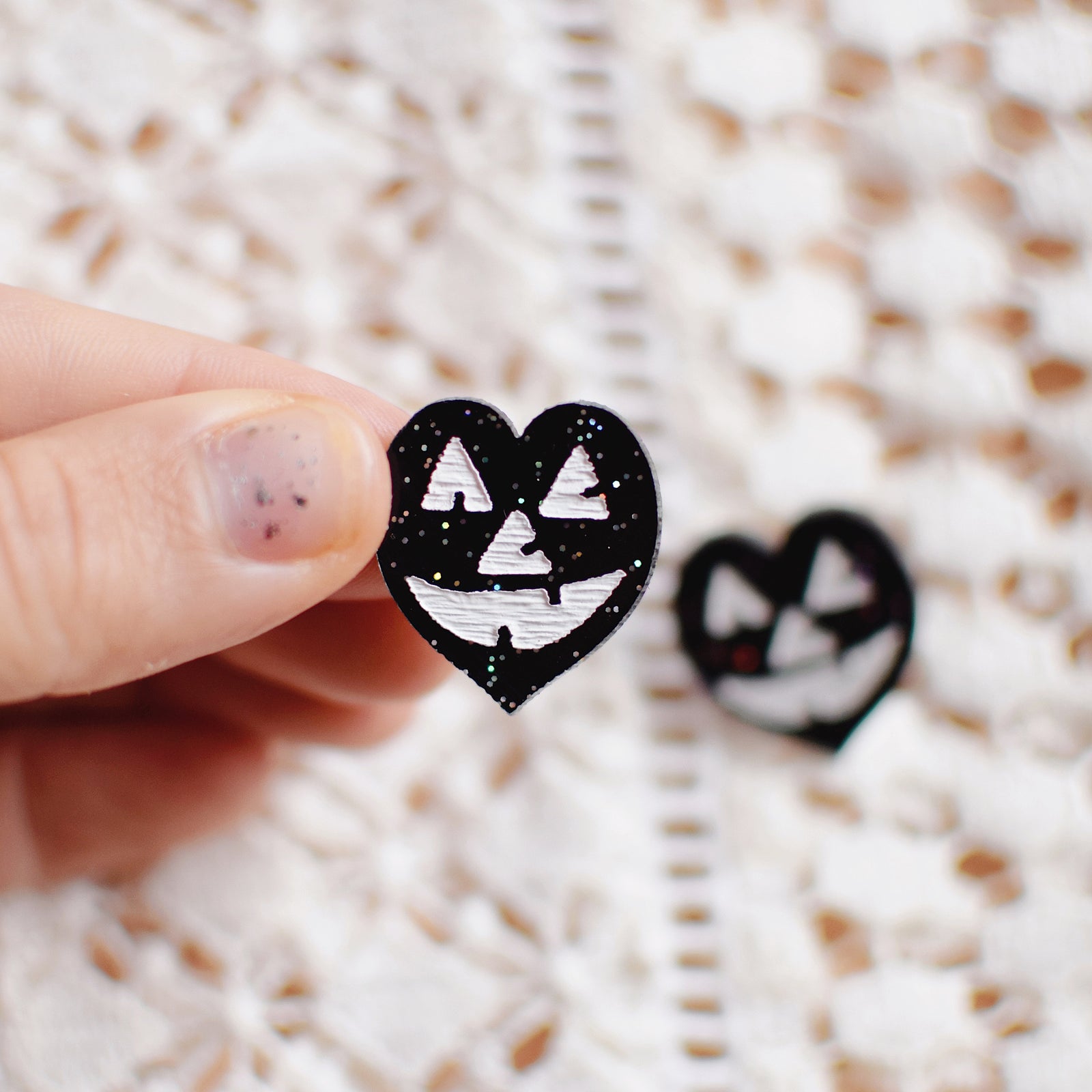 Earrings - Halloween Pumpkin Heart Studs - Spooky Screams/White