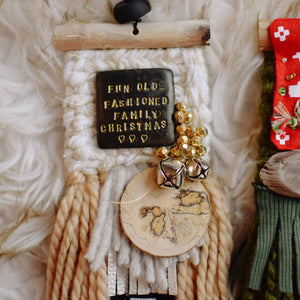 Mini Weave - Christmas Vacation - FUN OLD FASHIONED FAMILY CHRISTMAS + EAT MY ROAD, RED LIVER LIPS