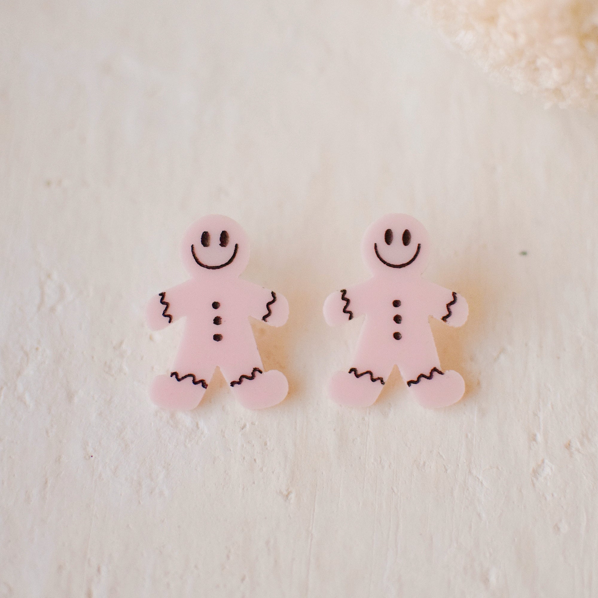 Earrings - Christmas - Pink/Brown Smiley Gingerbread Studs